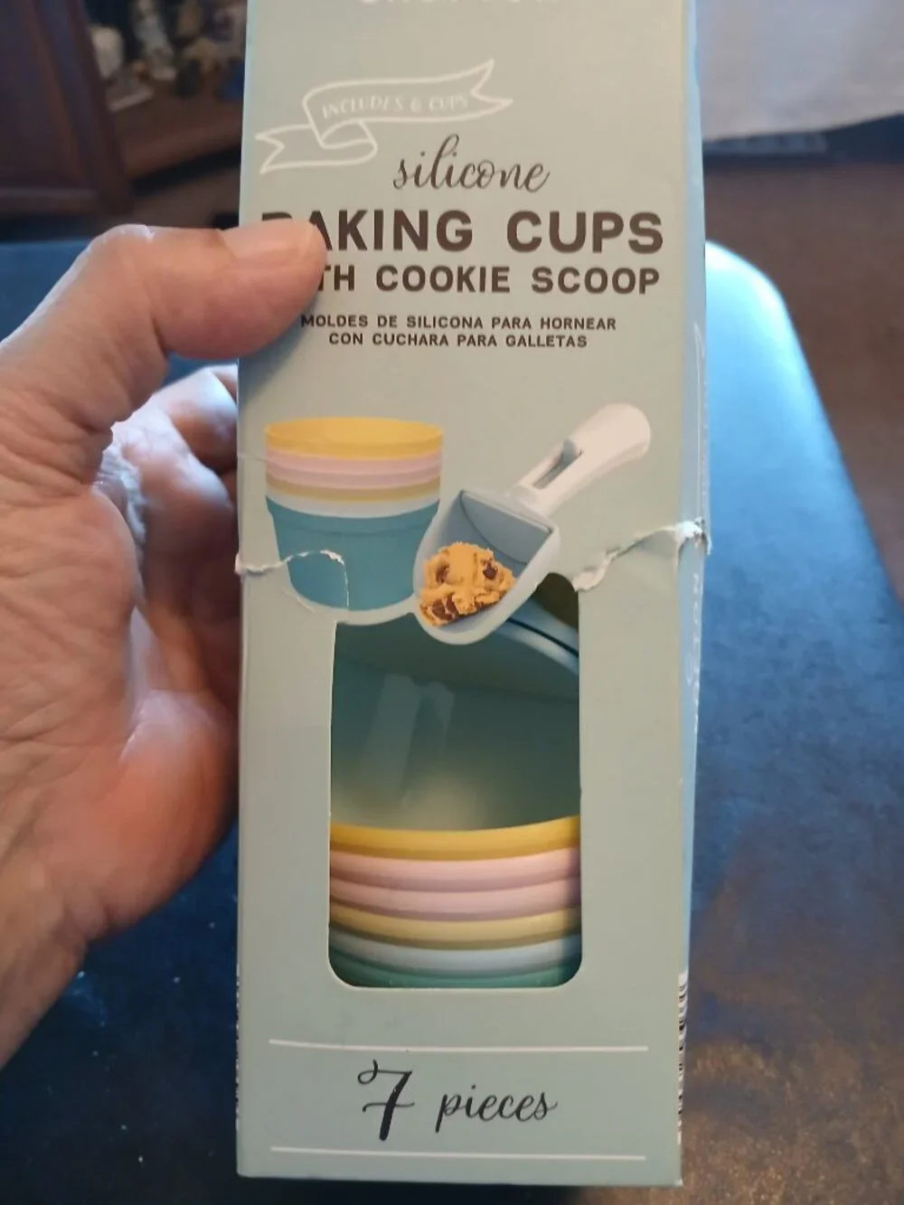 🧁 CROFTON silicone baking cups set with a handy cookie scoop.